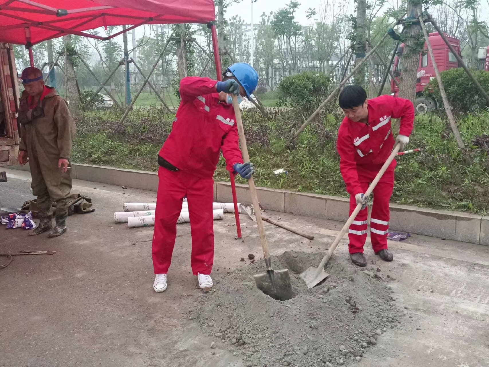张店管道疏通哪家好】及时进行市政管道清淤